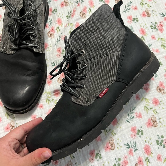 Levi's Men's Black and Gray Boots - Picture 1 of 9